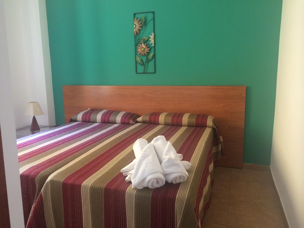 Apartamentos Puerta Real 格拉纳达 外观 照片